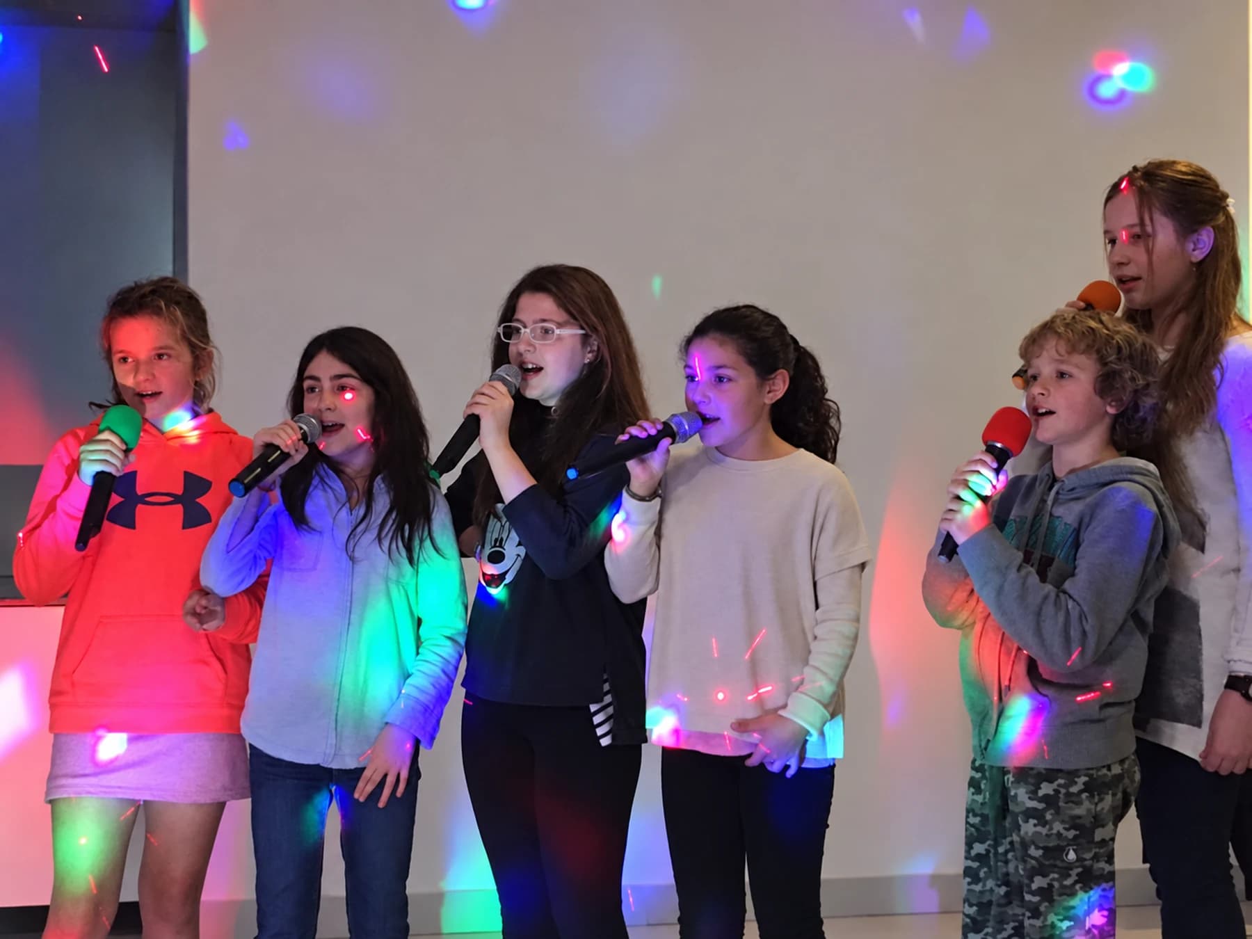 Servicio de Kids / Teens de Karaoken Shows